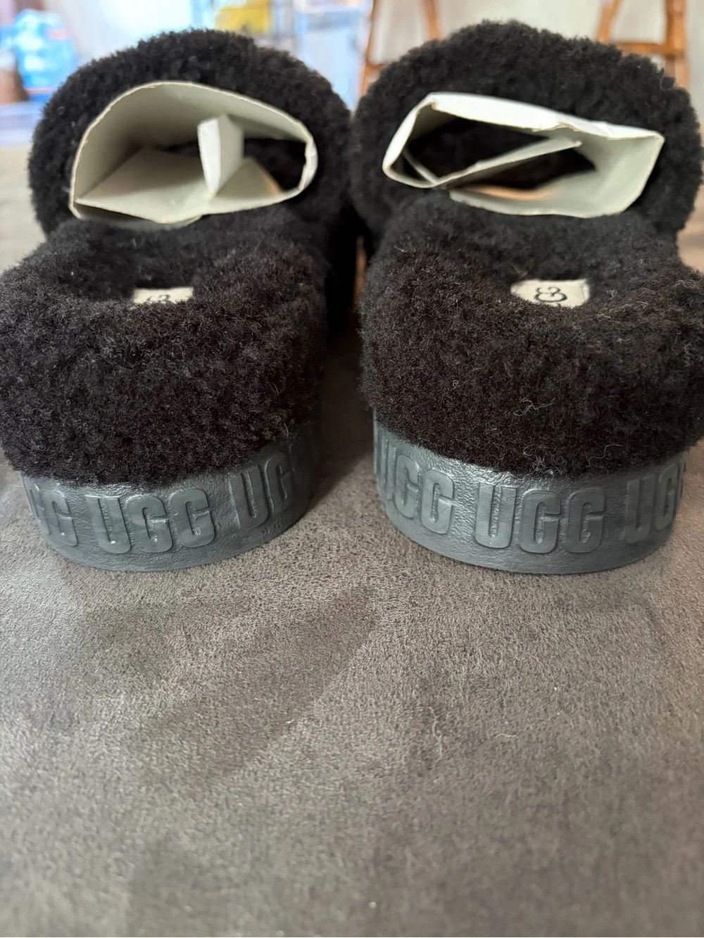 UGG Fluff Yeah Slide Black Sheepskin Platform Slippers Women’s Size 10